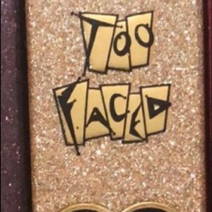 Too faced metallic lipstick (miss thing)